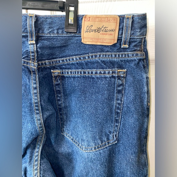 Levi’s Relaxed Fit Size 16 Jeans - Picture 3 of 4